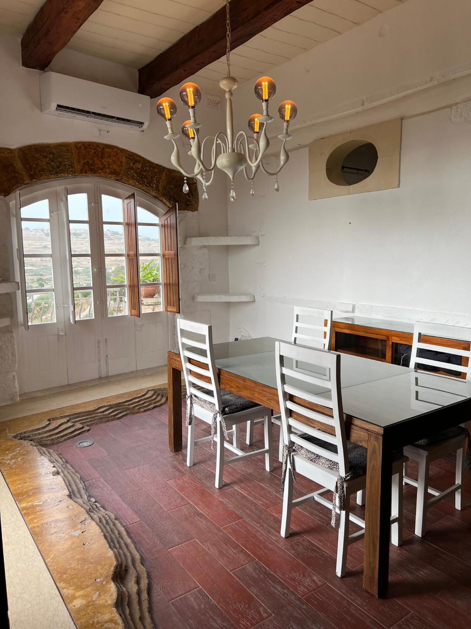 Traditional Maltese Home By Ma Properties セント・ポールズ・ベイ エクステリア 写真