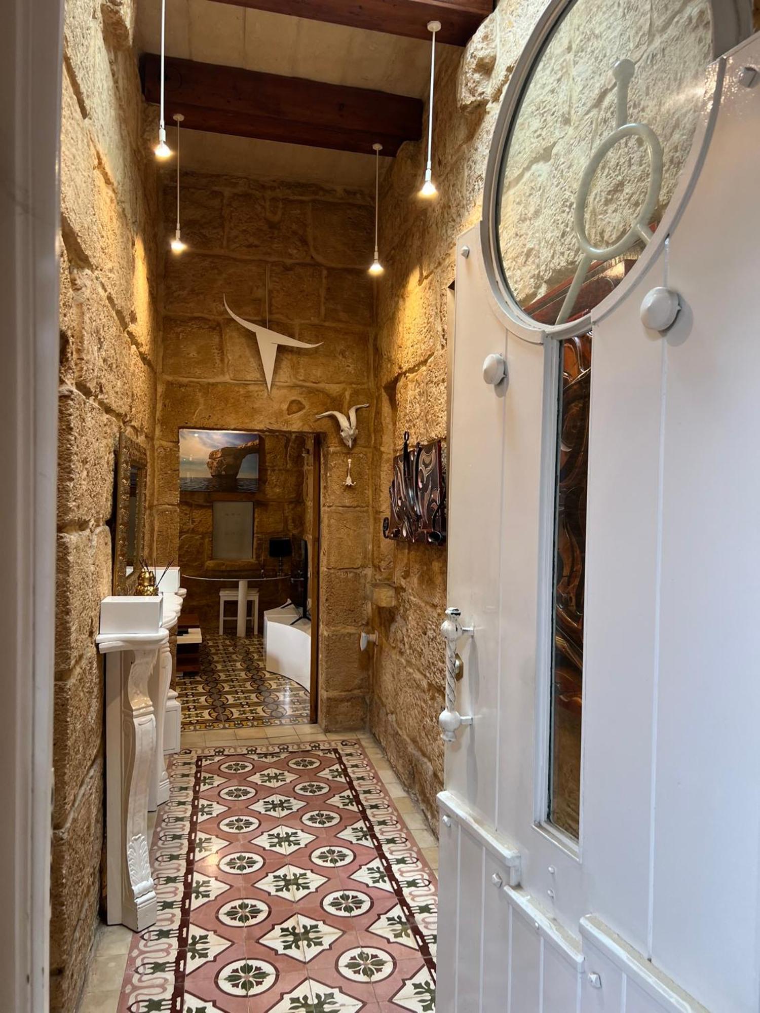 Traditional Maltese Home By Ma Properties セント・ポールズ・ベイ エクステリア 写真