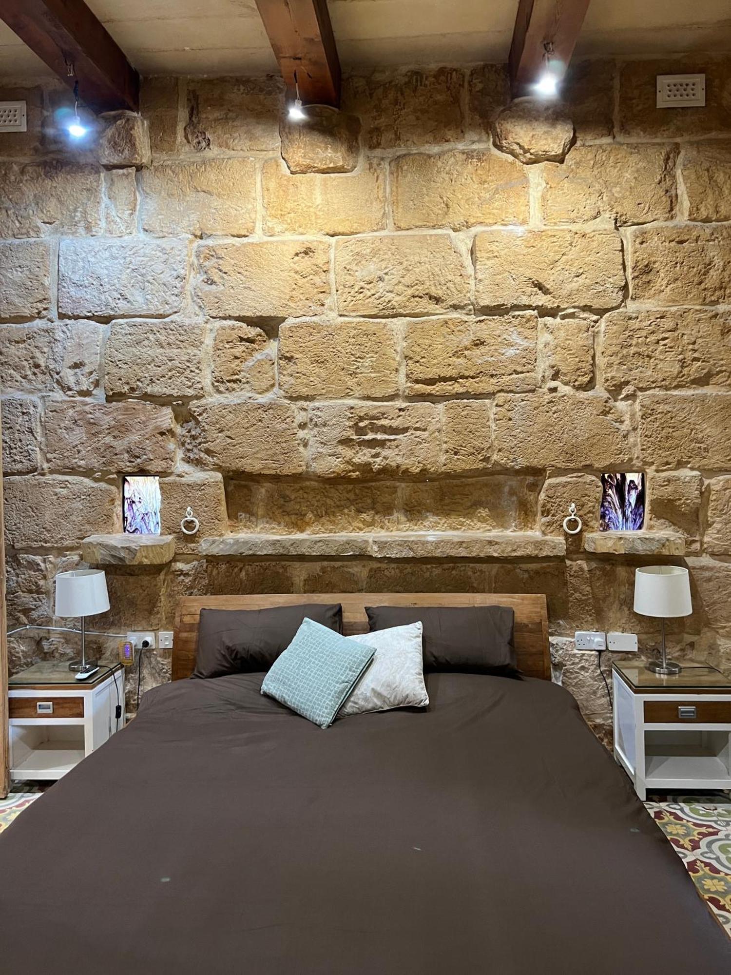 Traditional Maltese Home By Ma Properties セント・ポールズ・ベイ エクステリア 写真