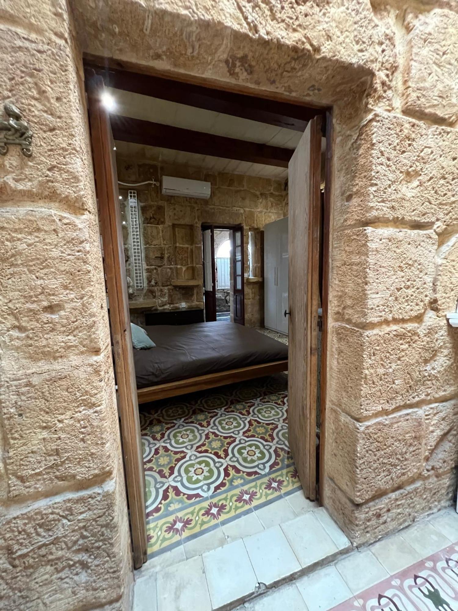 Traditional Maltese Home By Ma Properties セント・ポールズ・ベイ エクステリア 写真