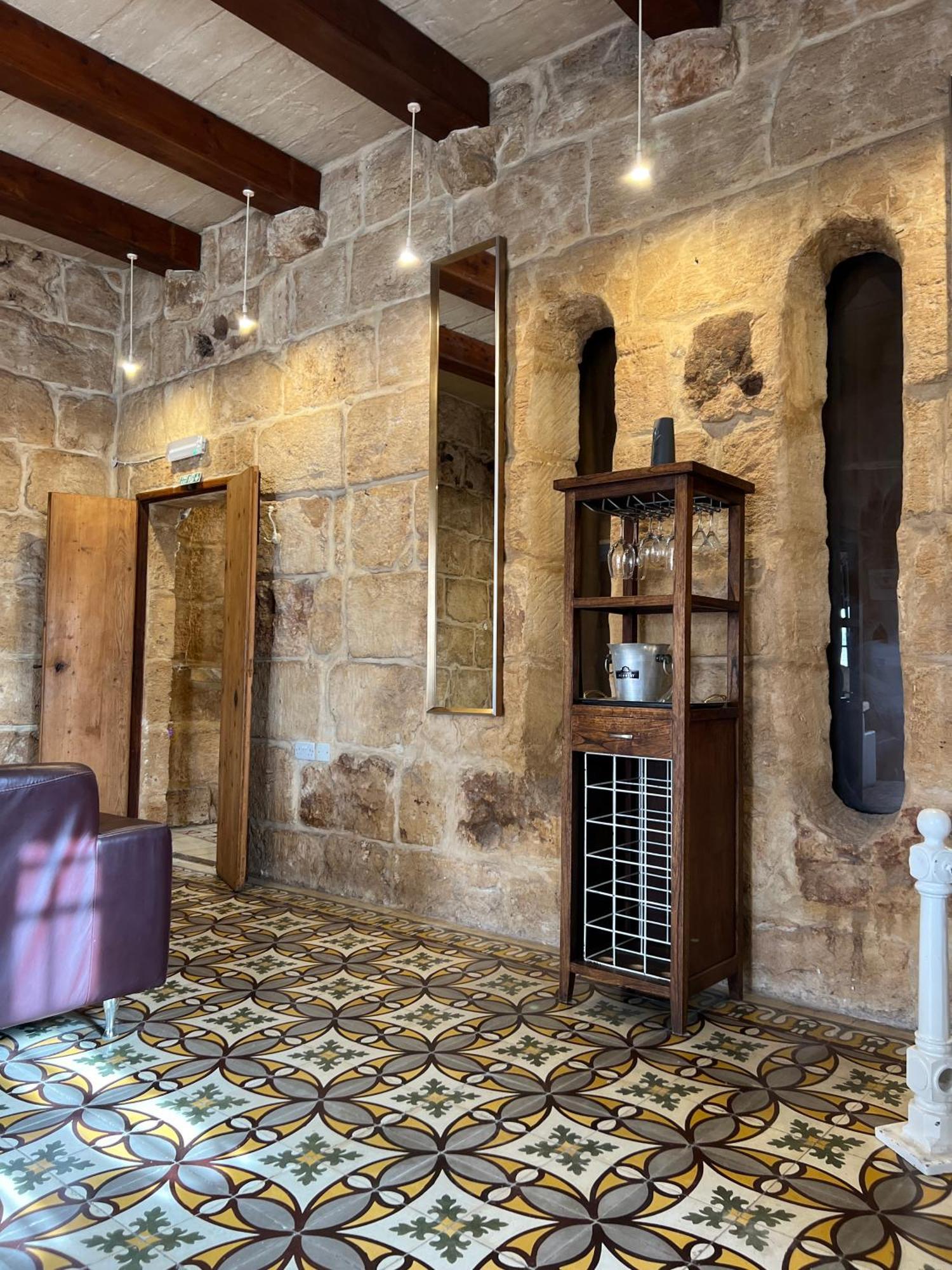 Traditional Maltese Home By Ma Properties セント・ポールズ・ベイ エクステリア 写真